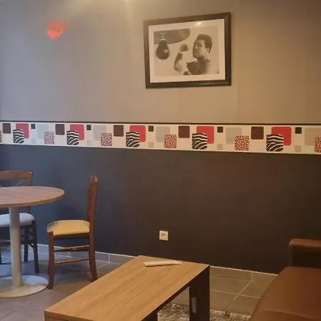 Apartahotel Valenciennes Appart 3*